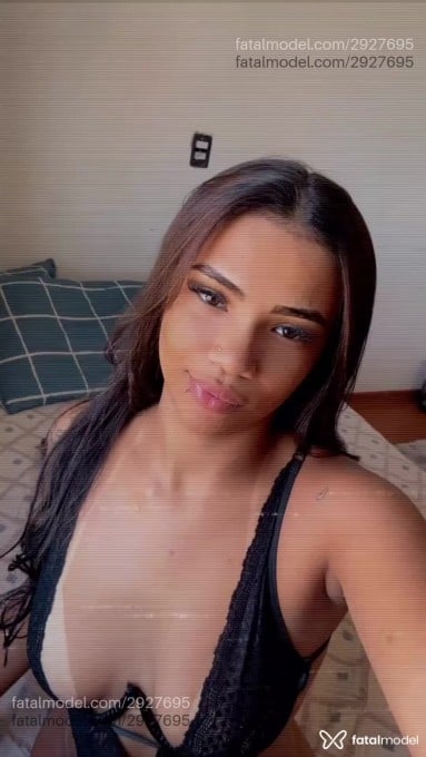 Acompanhante mulher com cabelo castanho de olhos castanhos em Marília - Lara
