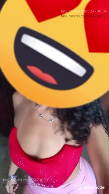 Acompanhante mulher morena (o) de olhos pretos - Triz Sol Acompanhante mulher morena (o) de olhos pretos - Triz Sol