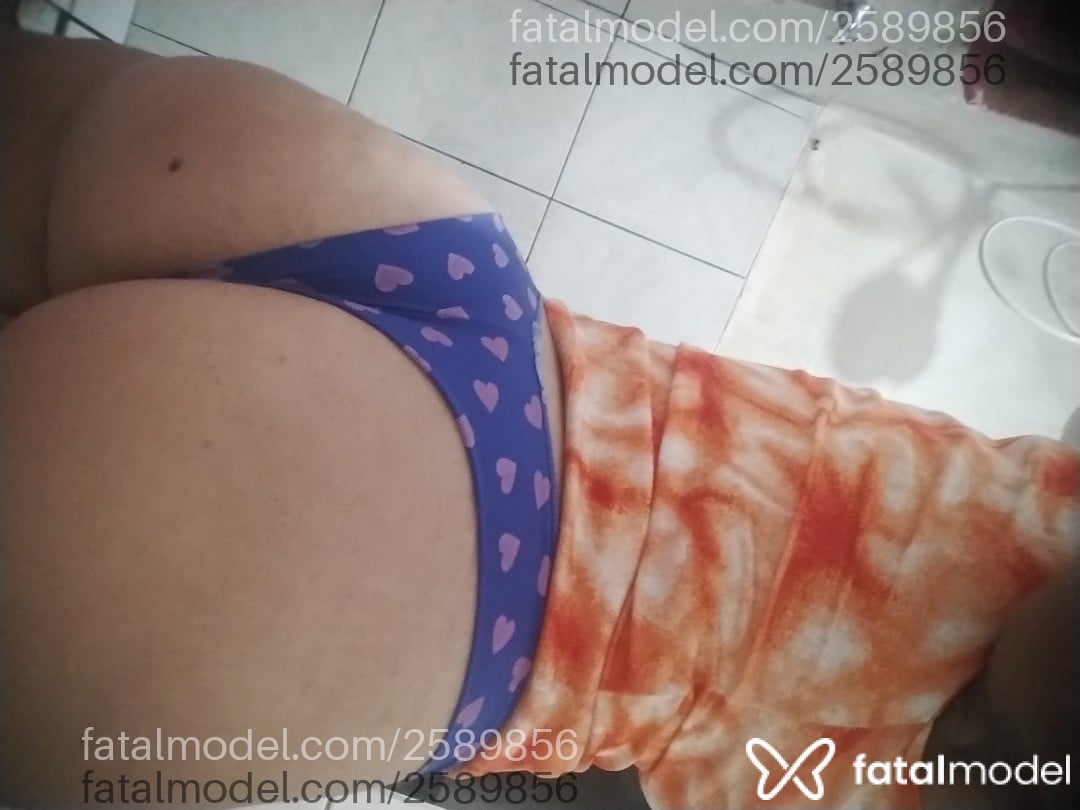 Acompanhante mulher com cabelo castanho de olhos castanhos - Dedynovinha Acompanhante mulher com cabelo castanho de olhos castanhos - Dedynovinha
