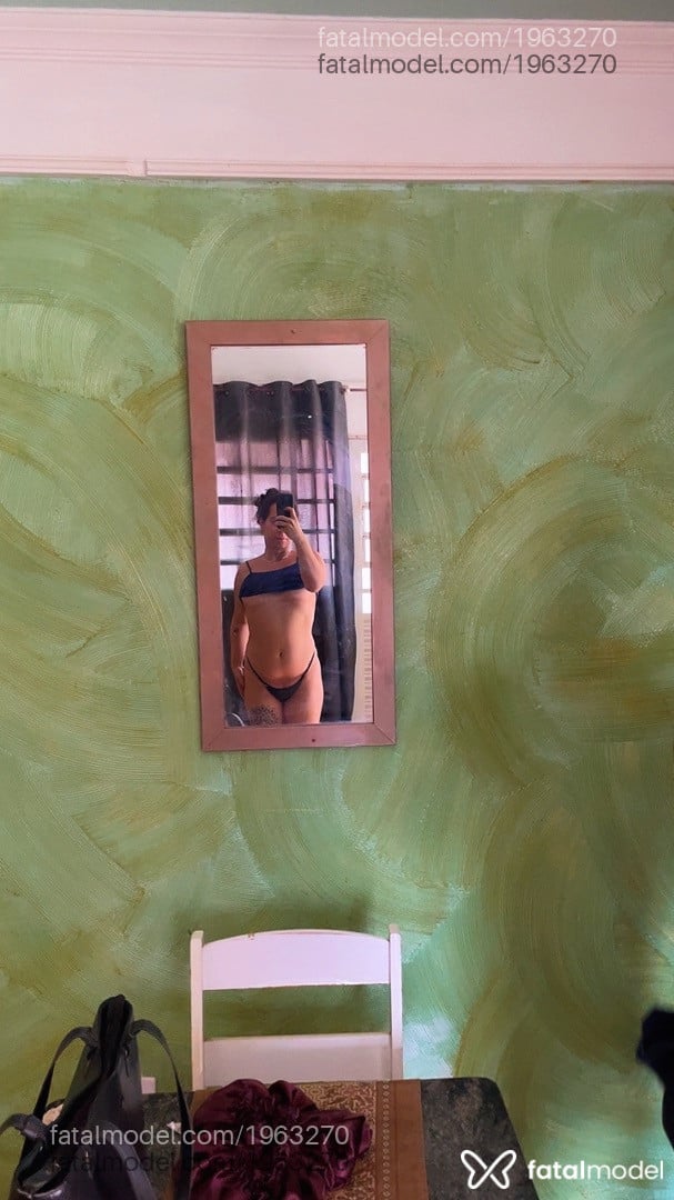 Acompanhante mulher trans com cabelo castanho de olhos castanhos em Itapecerica da Serra Acompanhante mulher trans com cabelo castanho de olhos castanhos em Itapecerica da Serra - Ivy Calixto