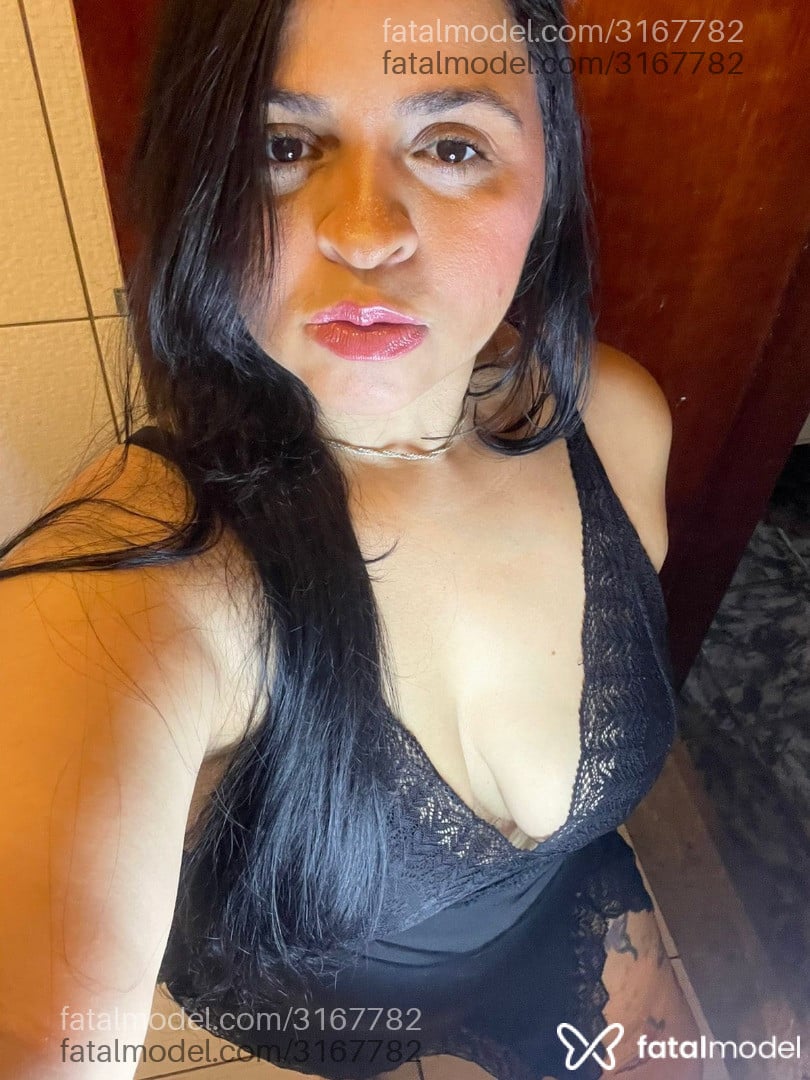 Acompanhante mulher morena (o) de olhos castanhos em Virtual Acompanhante mulher morena (o) de olhos castanhos em Virtual - Lilaa