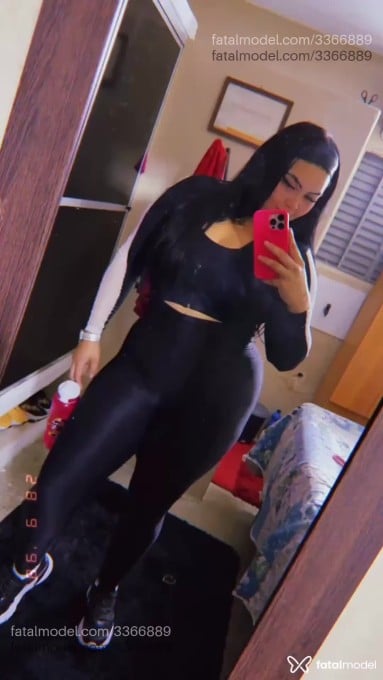 Acompanhante mulher morena (o) de olhos mel em Icó Acompanhante mulher morena (o) de olhos mel em Icó - Araújo