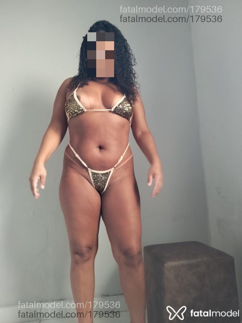 Acompanhante mulher com cabelo castanho de olhos castanhos em Serra - DADAI