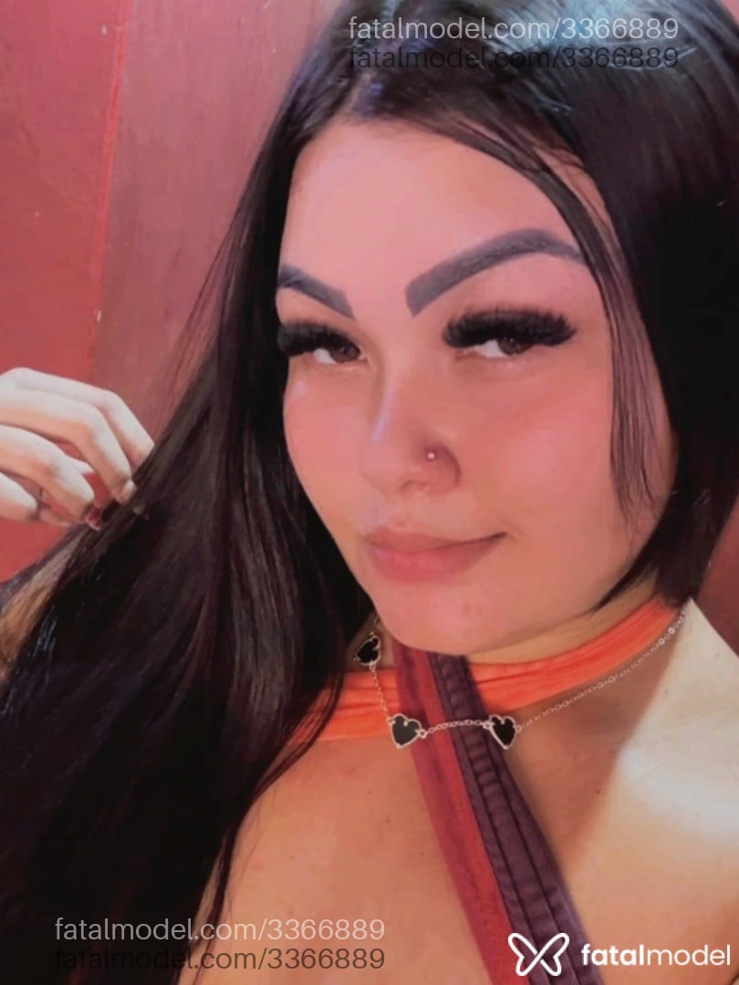 Acompanhante mulher morena (o) de olhos mel em Icó Acompanhante mulher morena (o) de olhos mel em Icó - Araújo