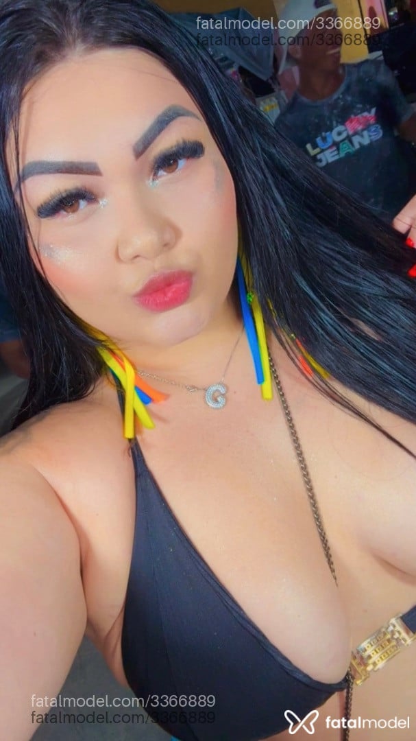 Acompanhante mulher morena (o) de olhos mel em Icó Acompanhante mulher morena (o) de olhos mel em Icó - Araújo