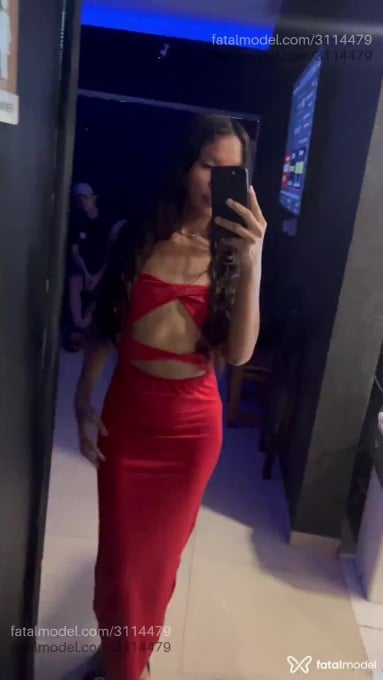 Acompanhante mulher trans morena (o) de olhos pretos - Cristiny Acompanhante mulher trans morena (o) de olhos pretos - Cristiny