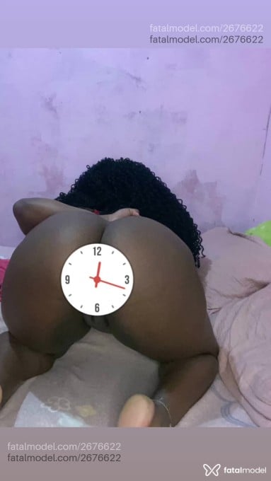 Acompanhante mulher morena (o) de olhos castanhos em Virtual - Aicha