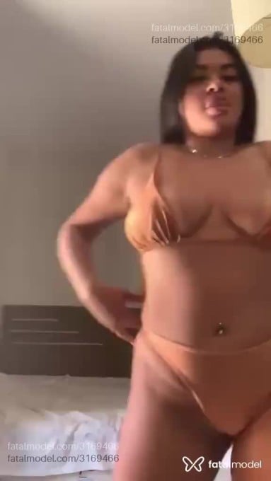 Acompanhante mulher morena (o) de olhos castanhos - Bebel