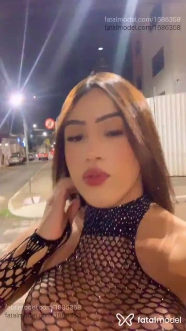 Acompanhante mulher trans com cabelo castanho de olhos castanhos - Lauendy Acompanhante mulher trans com cabelo castanho de olhos castanhos - Lauendy