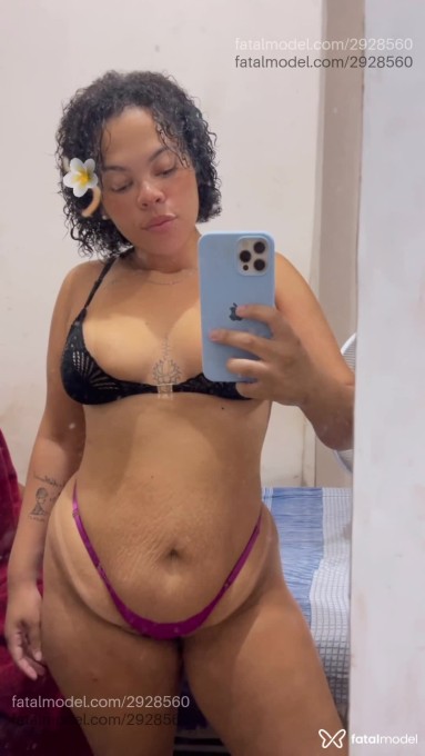 Acompanhante mulher com cabelo castanho de olhos castanhos em Virtual - Julia Mendes