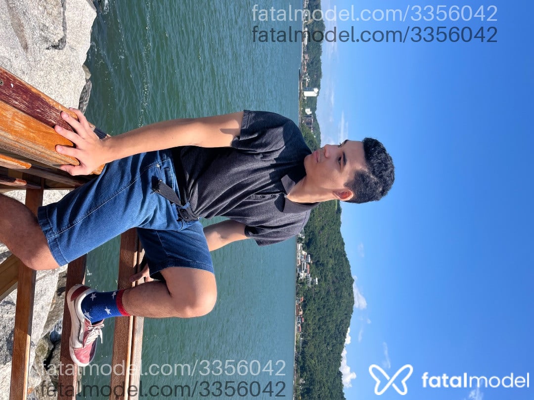 Acompanhante homem morena (o) de olhos castanhos em Blumenau - Gustavo