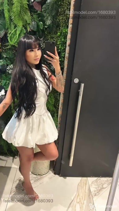 Acompanhante mulher morena (o) de olhos pretos em São Paulo Acompanhante mulher morena (o) de olhos pretos em São Paulo - Akira