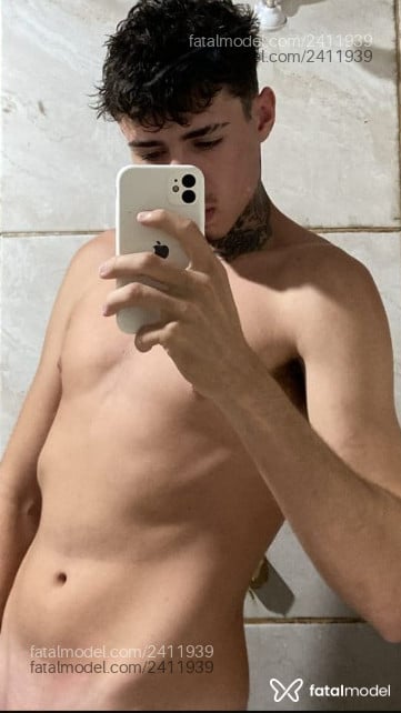 Acompanhante homem com cabelo castanho de olhos mel em Tramandaí - Silva