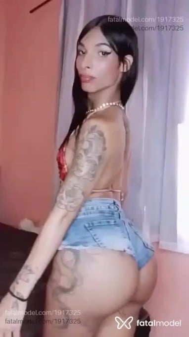 Acompanhante mulher trans com cabelo castanho de olhos castanhos em Belo Horizonte - ímola