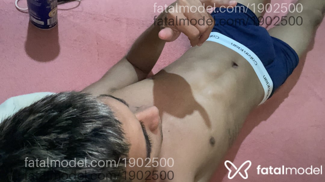 Acompanhante homem morena (o) de olhos castanhos em Manaus - Tomaz Guilherme