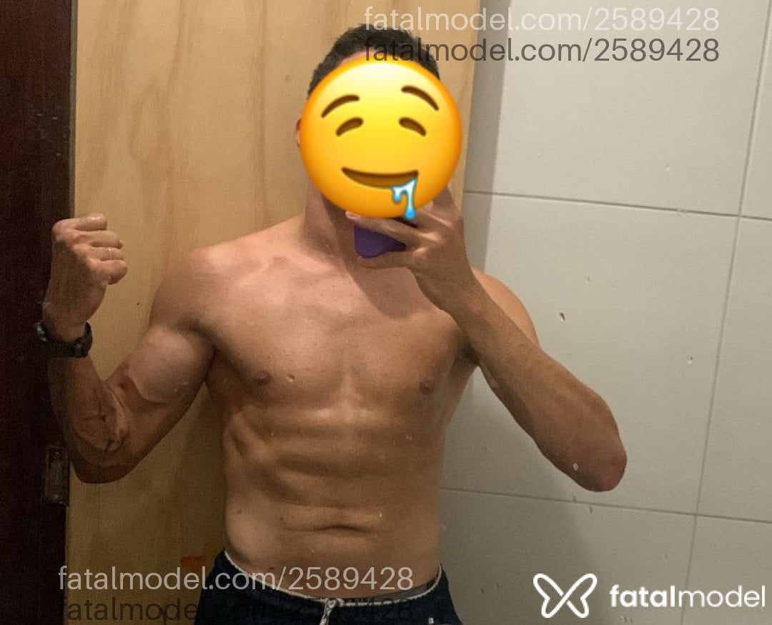 Acompanhante homem com cabelo castanho de olhos castanhos em Limoeiro do Norte - Tesudo