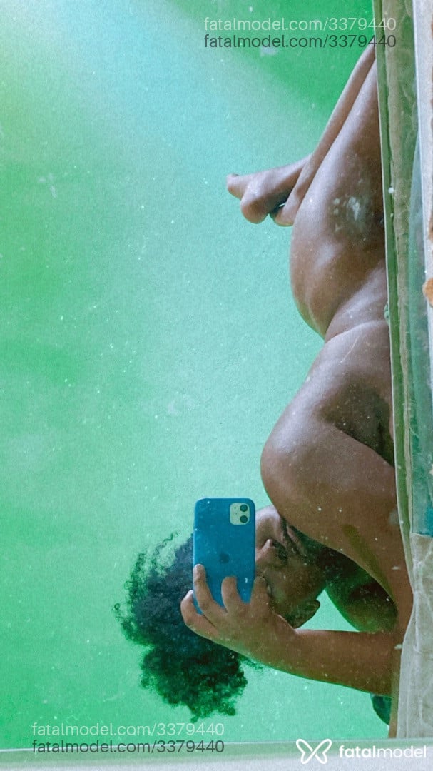 Acompanhante mulher com cabelo castanho de olhos pretos em Duque de Caxias - Venuslex