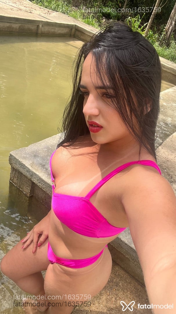 Acompanhante travesti morena (o) de olhos pretos em Belém Acompanhante travesti morena (o) de olhos pretos em Belém - Laura