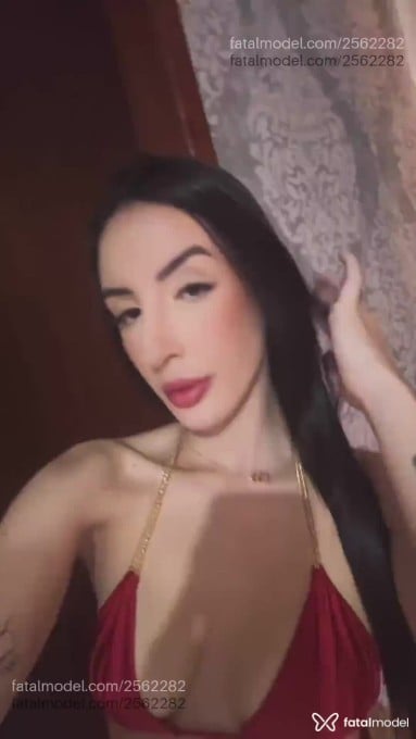 Acompanhante mulher com cabelo castanho de olhos castanhos em São Paulo Acompanhante mulher com cabelo castanho de olhos castanhos em São Paulo - Valentina Cartier