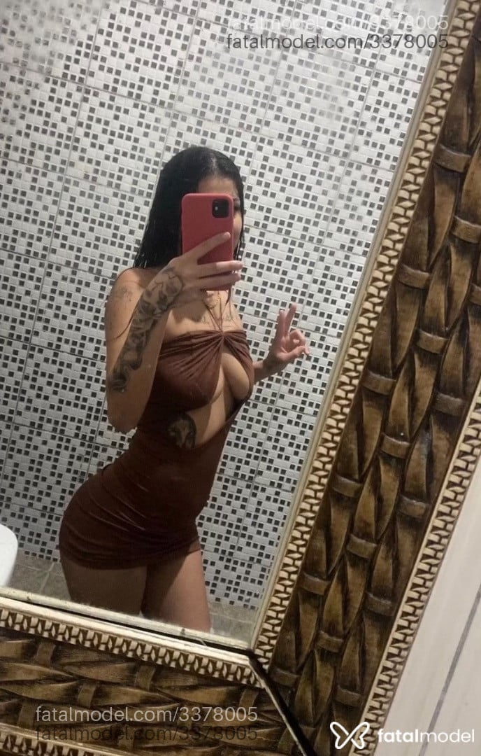 Acompanhante mulher morena (o) de olhos castanhos em Tramandaí Acompanhante mulher morena (o) de olhos castanhos em Tramandaí - Isadora
