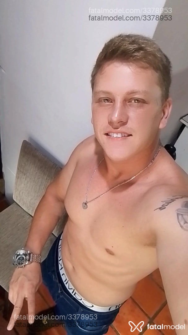 Acompanhante homem loira (o) de olhos verdes em São Leopoldo Acompanhante homem loira (o) de olhos verdes em São Leopoldo - Tiago