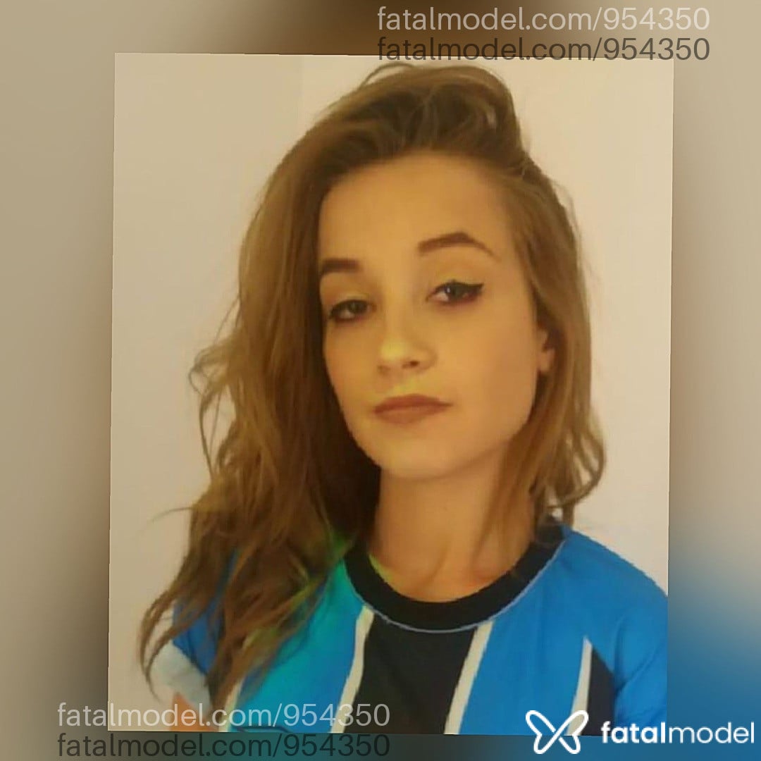 Acompanhante mulher com cabelo castanho de olhos verdes em Pelotas - Renata Ferreira