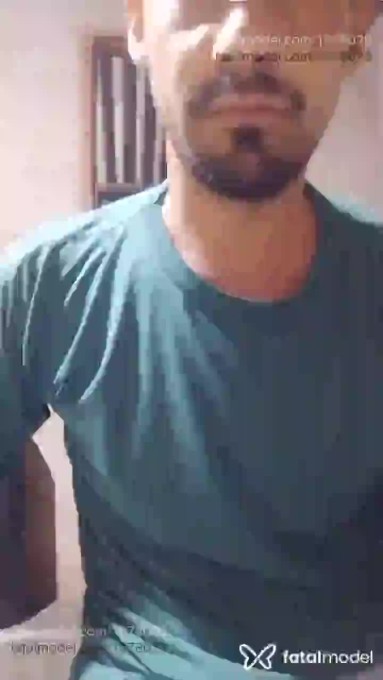 Acompanhante homem com cabelo castanho de olhos castanhos em Virtual Acompanhante homem com cabelo castanho de olhos castanhos em Virtual - Vitorgomes