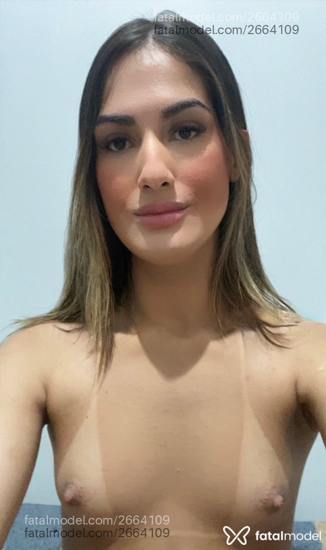 Acompanhante mulher trans loira (o) de olhos castanhos em Vila Velha - Larissa