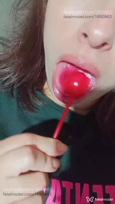 Acompanhante mulher com cabelo castanho de olhos verdes em Amambaí - Nicolly