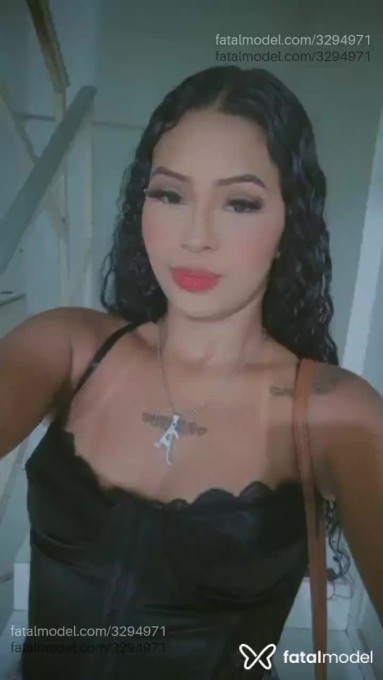 Acompanhante mulher morena (o) de olhos pretos - Zahir