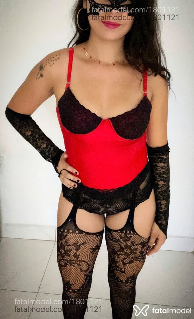 Acompanhante mulher com cabelo castanho de olhos castanhos - Nicole Padilha Acompanhante mulher com cabelo castanho de olhos castanhos - Nicole Padilha