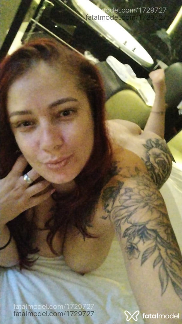 Acompanhante mulher com cabelo castanho de olhos castanhos em Laguna - Camila carrilhoza