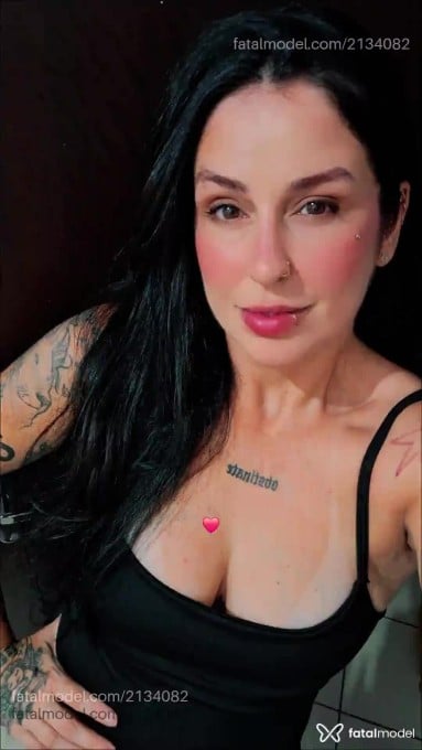 Acompanhante mulher com cabelo castanho de olhos mel - Priv Morena Acompanhante mulher com cabelo castanho de olhos mel - Priv Morena