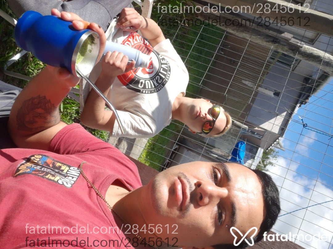 Acompanhante homem morena (o) de olhos castanhos em Rio Grande - Acompanhante