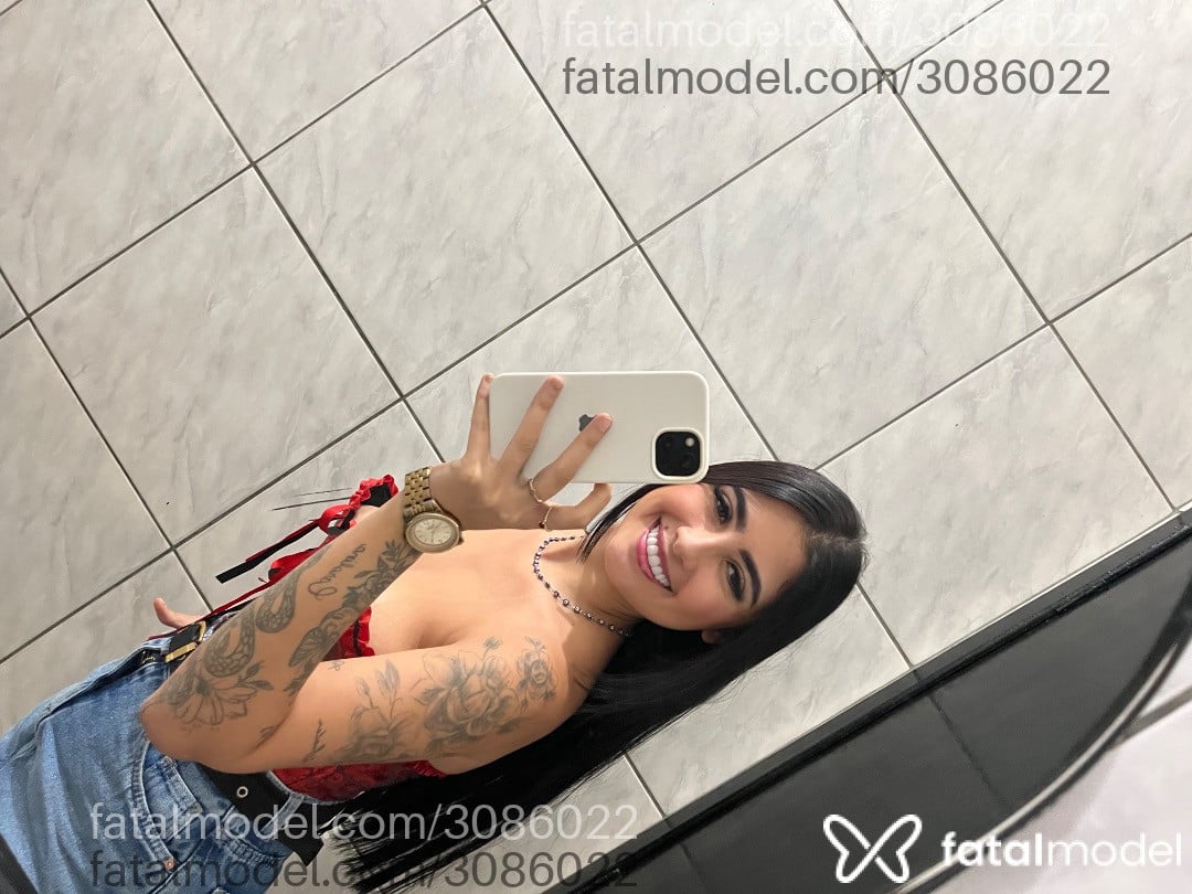 Acompanhante mulher morena (o) de olhos castanhos - Angel