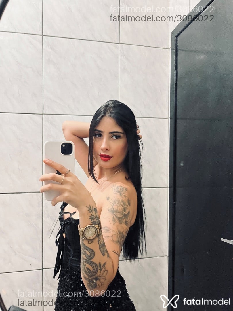 Acompanhante mulher morena (o) de olhos castanhos - Angel