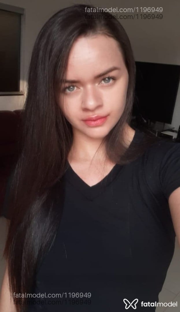 Acompanhante mulher loira (o) de olhos azuis em Virtual - YSA MODELLO