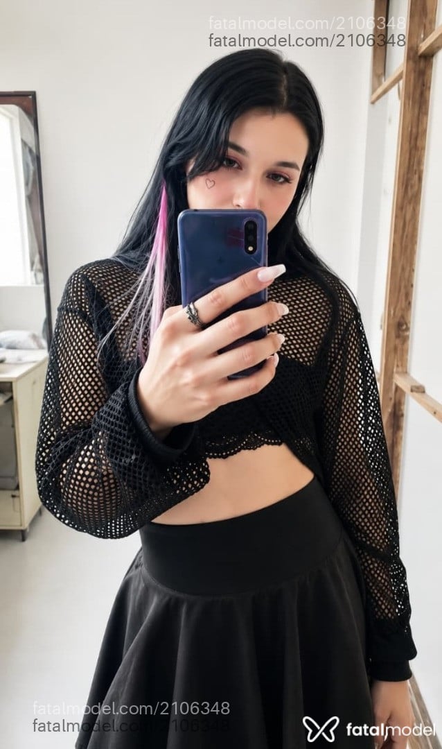 Acompanhante mulher trans com cabelo colorido de olhos castanhos em Porto Alegre - Mencia