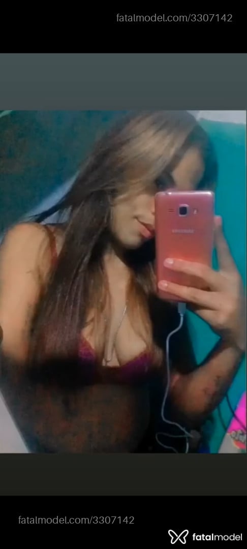 Acompanhante mulher morena (o) de olhos castanhos em Virtual Acompanhante mulher morena (o) de olhos castanhos em Virtual - Louafera
