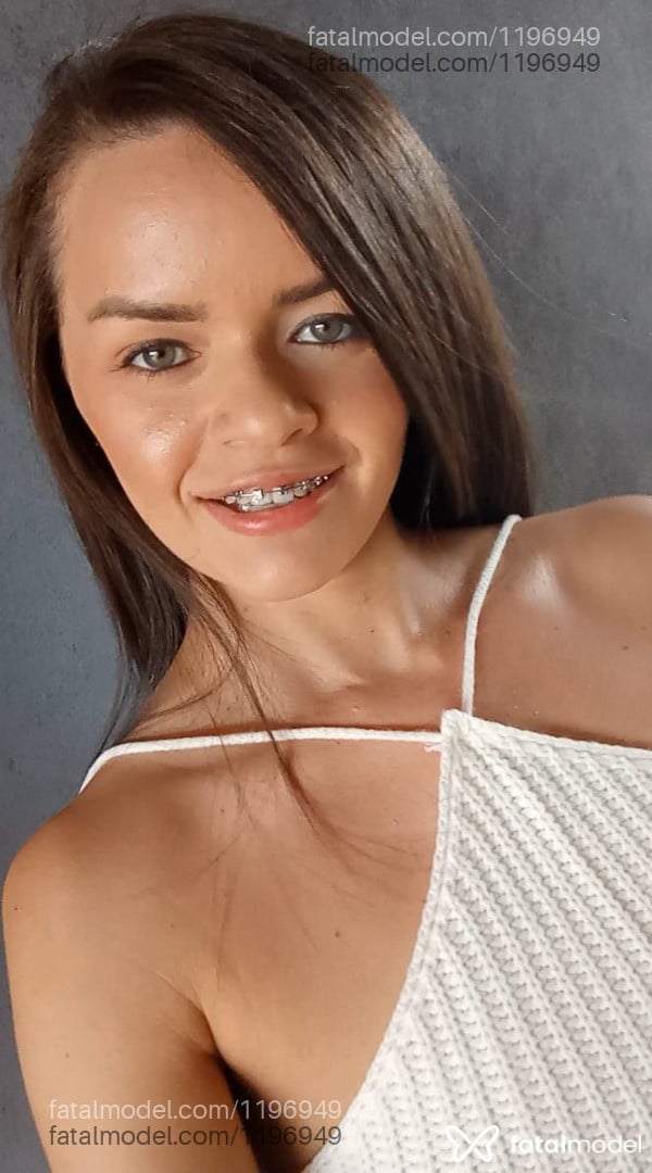 Acompanhante mulher loira (o) de olhos azuis em Virtual - YSA MODELLO