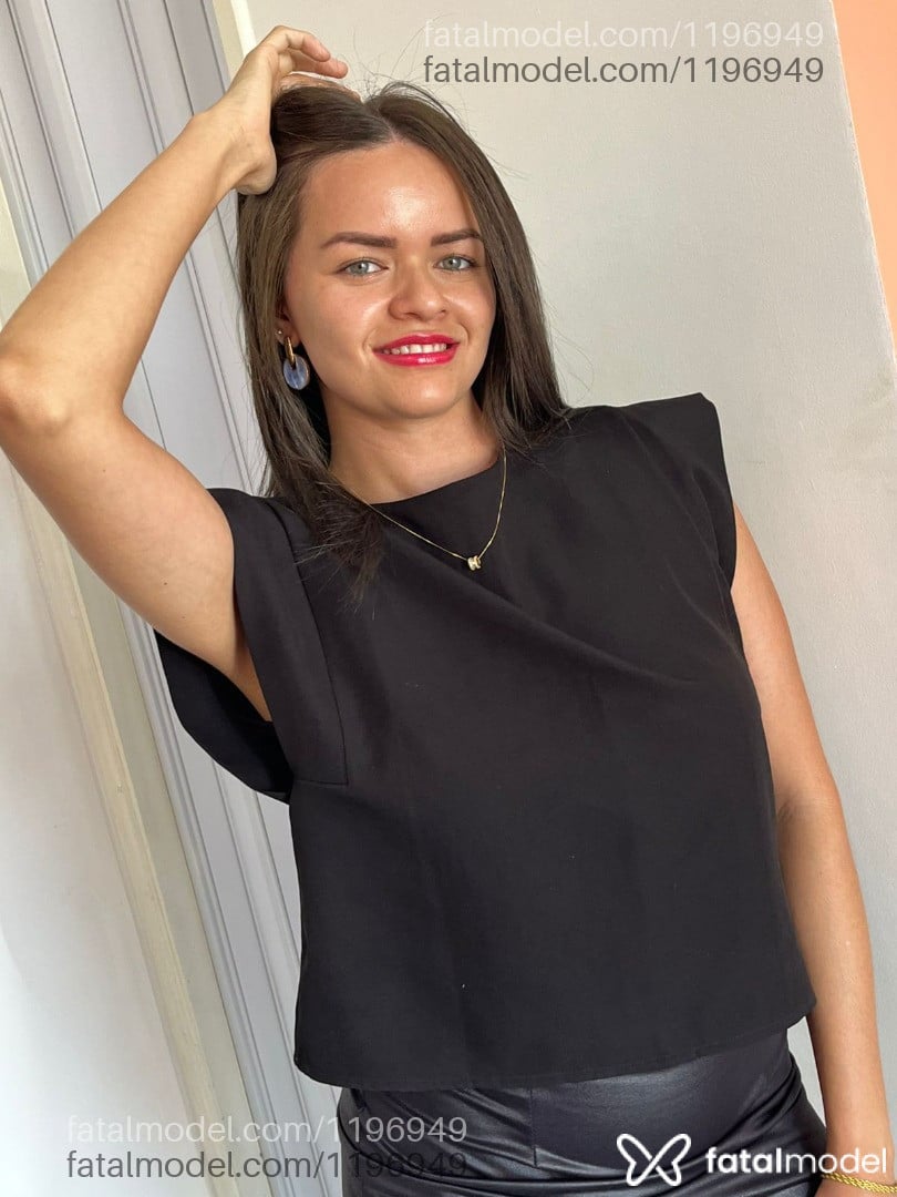Acompanhante mulher loira (o) de olhos azuis em Virtual - YSA MODELLO