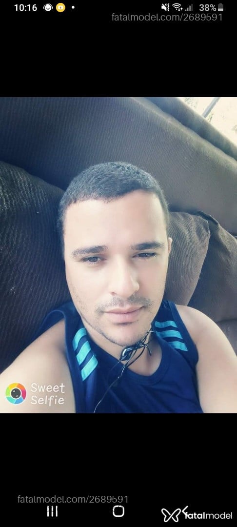 Acompanhante homem com cabelo castanho de olhos verdes em Ituiutaba Acompanhante homem com cabelo castanho de olhos verdes em Ituiutaba - Enzo Mendes