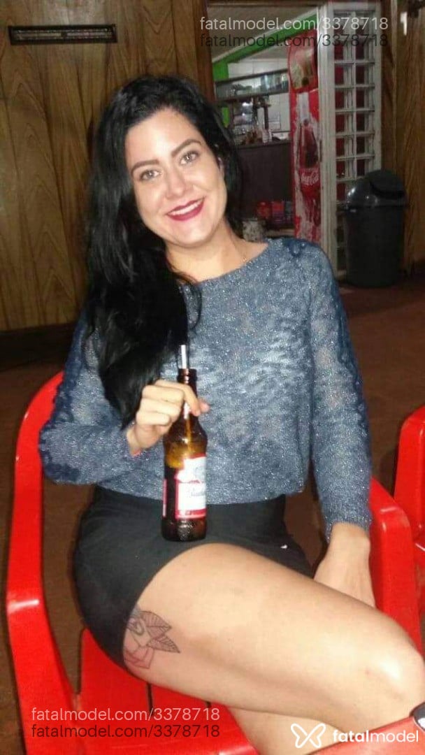 Acompanhante mulher com cabelo castanho de olhos verdes em Campo Grande Acompanhante mulher com cabelo castanho de olhos verdes em Campo Grande - Karlinha