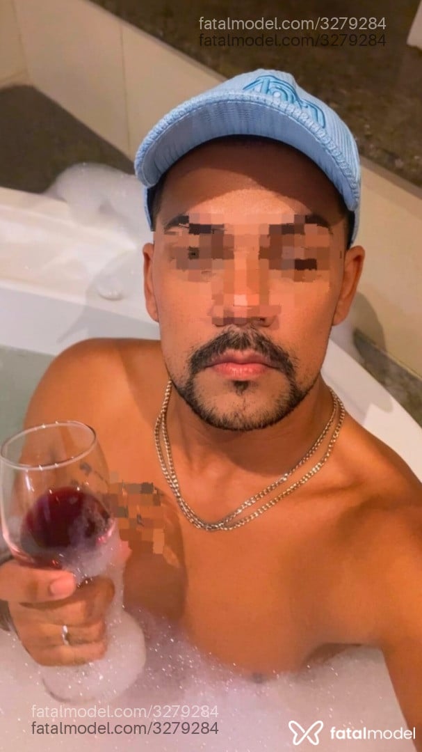 Acompanhante homem morena (o) de olhos castanhos - Guto Am Acompanhante homem morena (o) de olhos castanhos - Guto Am