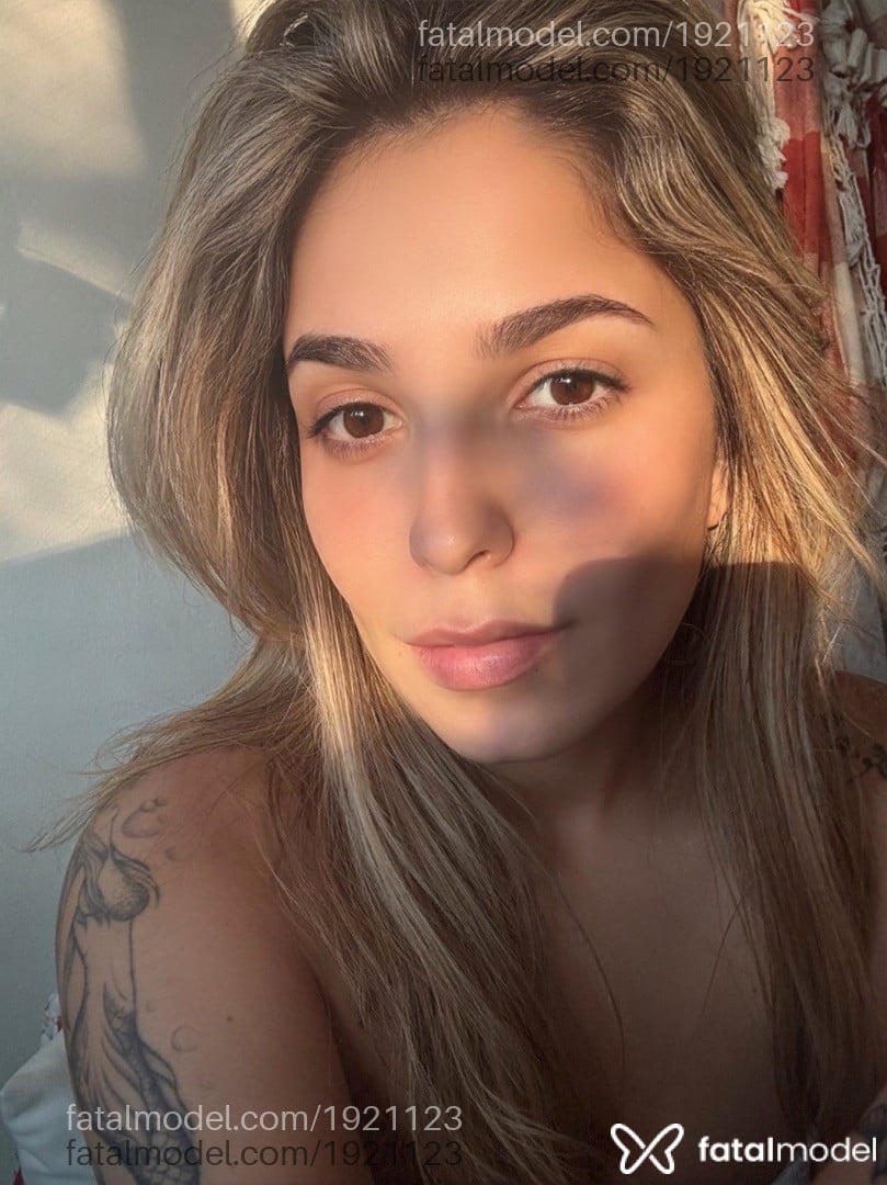 Acompanhante mulher loira (o) de olhos mel em São Paulo - Clara Fiorelli