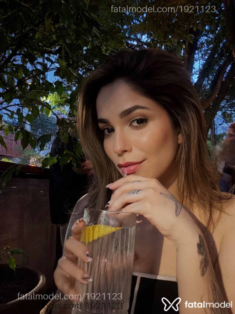 Acompanhante mulher loira (o) de olhos mel em São Paulo - Clara Fiorelli