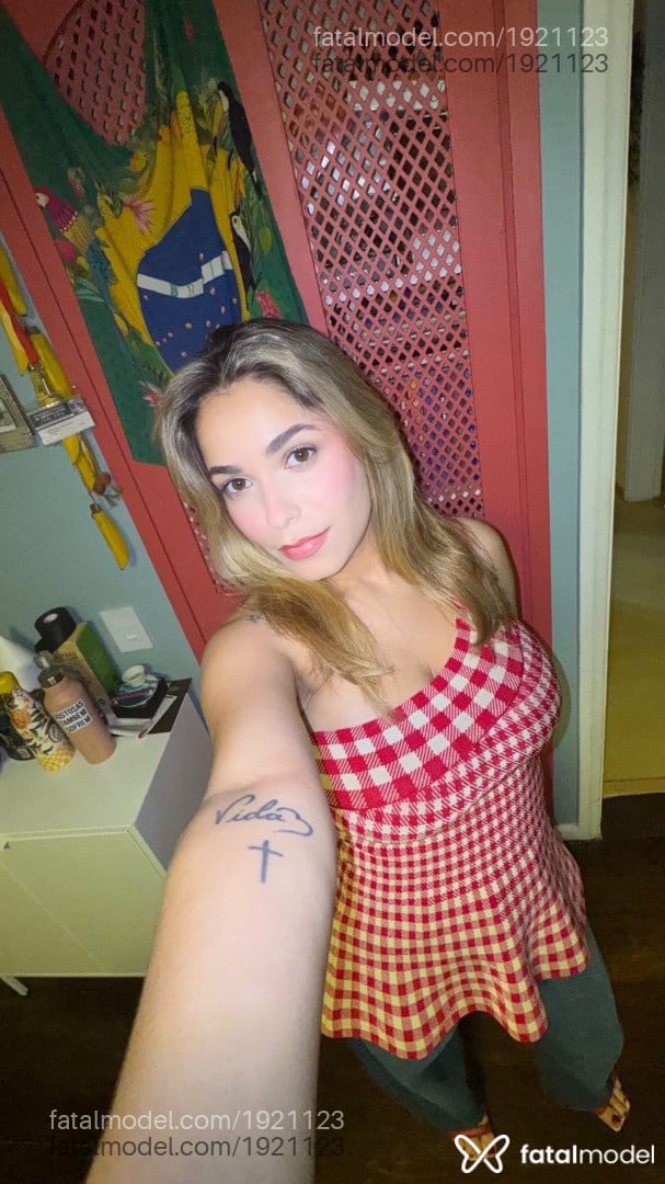 Acompanhante mulher loira (o) de olhos mel em São Paulo - Clara Fiorelli