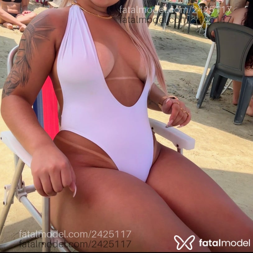 Acompanhante mulher loira (o) de olhos castanhos em Passo Fundo - Antonella Ferraz