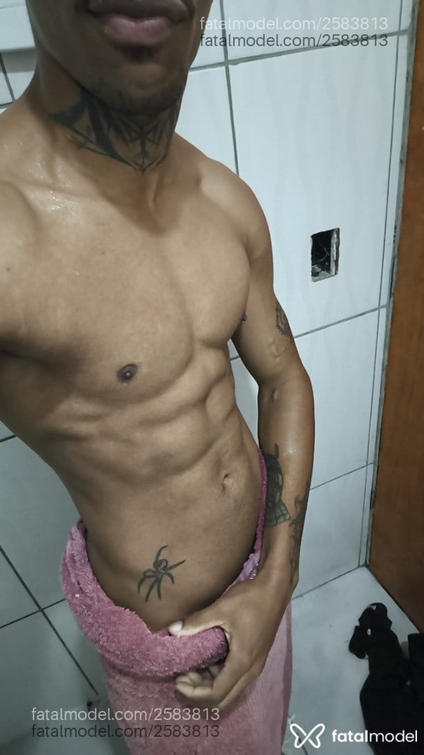 Acompanhante homem com cabelo castanho de olhos pretos em Itaboraí - Choco