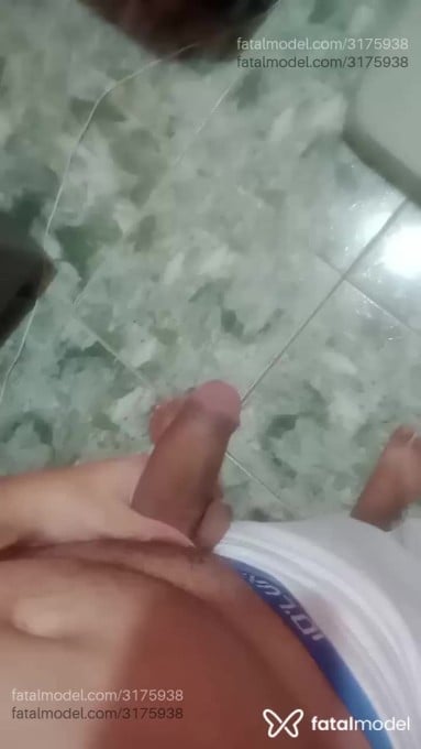 Acompanhante homem morena (o) de olhos castanhos em Marília Acompanhante homem morena (o) de olhos castanhos em Marília - Diogo